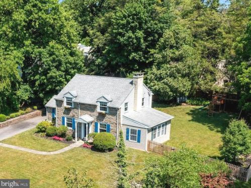 493 School Ln, Wayne, PA