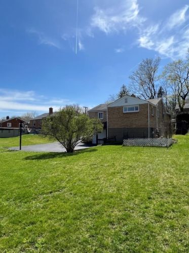 8040 Remington Dr, Pittsburgh PA  15237-6235 exterior