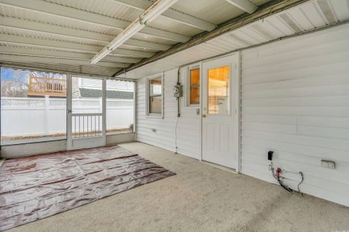 913 Merillon Ave, Westbury NY  11590-6112 exterior