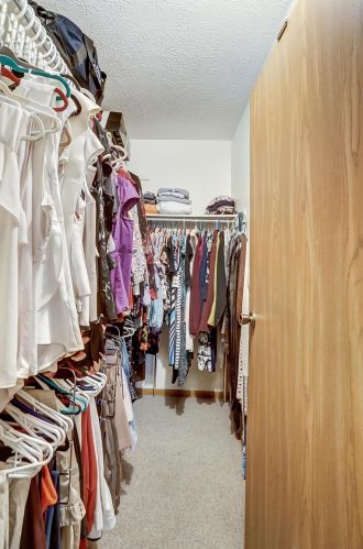 2466 Hooverside Ln, Darbydale OH  43123-3934 exterior