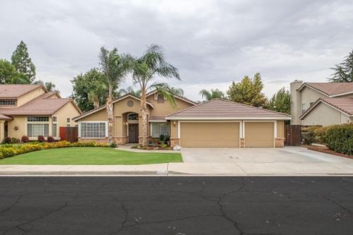 2569 Beverly Ave, Clovis, CA 93611-5961