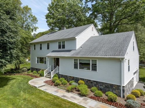 5 Cypress Point Dr, Purchase, NY 10577-1503