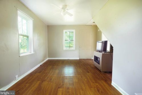 4052 Jerome Rd, Edinburg VA  22824-2500 exterior