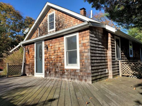 12 Pleasant Valley Rd, Eastport NY  11941-1339 exterior