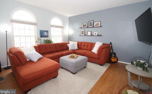 35 Marble House Dr, Bear DE  19701-4023 exterior