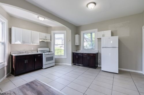 123 15th St, East Orange, NJ 07017-5235