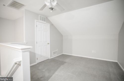 1812 Nathan Dr, Riverton NJ  08077-1556 exterior