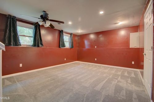 180 Mdw Crk Dr, Florence KY  41042-9471 exterior