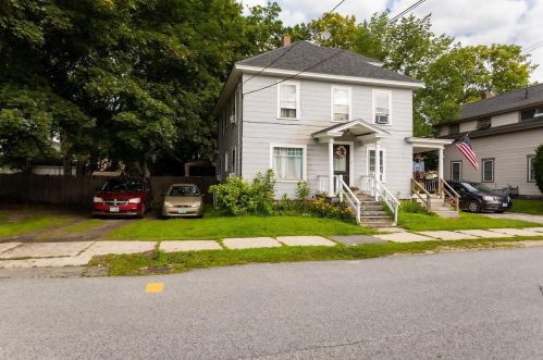 15 Chestnut St, Rochester, NH 03867-2610