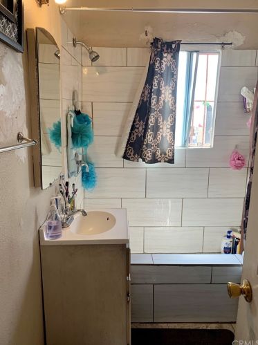 1114 Rose Ave, Compton CA  90221-2617 exterior