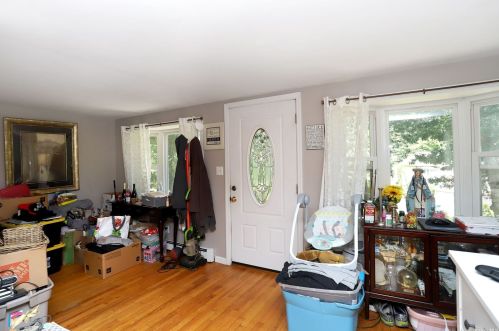 15 Amagansett Dr, Scotts Beach, NY 11789-1311