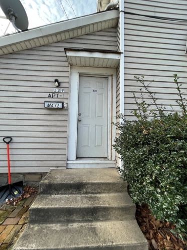 139 Water Ave, Hermitage, PA 16146-1381