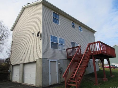 45 Frog Hollow Rd, Poughquag NY  12570-5710 exterior