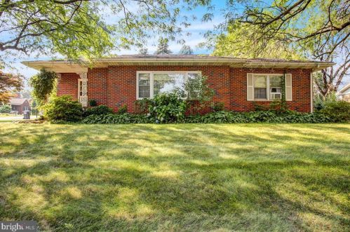 4 Clayton Ave, Moselem, PA 19526-9700