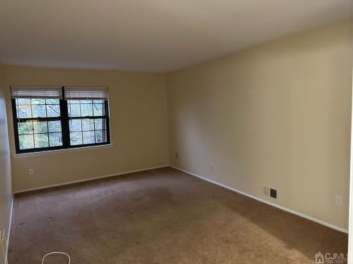 107 Keystone Ct, Woodbridge NJ  07095-1446 exterior