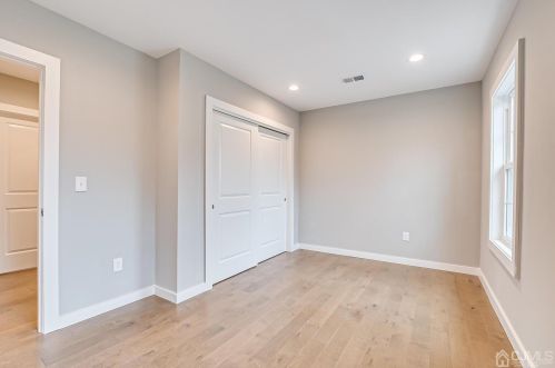 26 Walnut St, Metuchen NJ  08840-2706 exterior