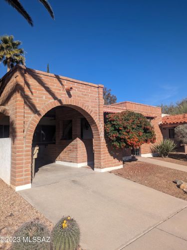 71 Las Yucas, Green Valley, AZ 85614-2611