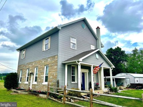 575 Independent Rd, Breinigsville, PA 18031-1911