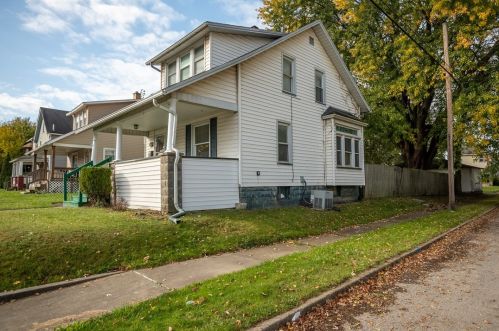 580 Stambaugh Ave, Hermitage, PA 16146-4129