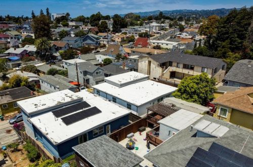 2624 Inyo Ave, Oakland CA  94601-1324 exterior