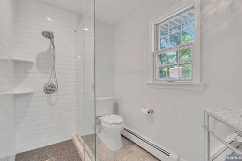 32 Brandywine Pl, Oakland NJ  07436-2321 exterior