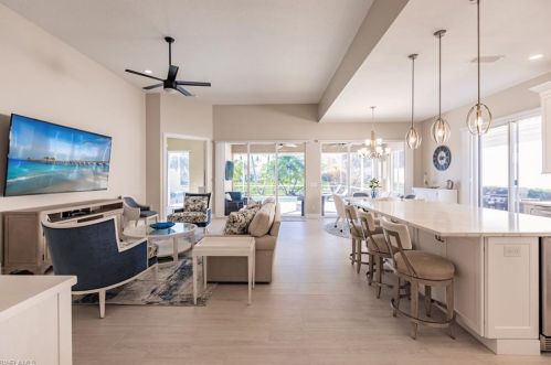 4353 Montalvo Ct, Naples FL  34109-1374 exterior