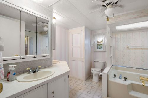 451 New Zealand Rd, Seabrook NH 03874-4113 exterior