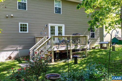 12 Seminole Trl, Bybee VA  22963-3157 exterior