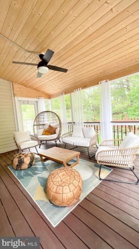 5344 Box Turtle Ct, Woodbridge VA  22193-5800 exterior