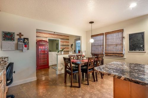 32009 Harris Rd, Tavares FL  32778-4643 exterior