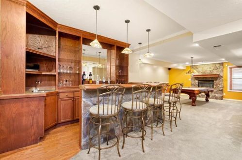 2006 Sterling Dr, Mc Donald PA  15057-3512 exterior