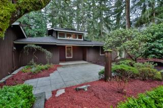 21463 20th Ct, Redmond, WA 98074-4208