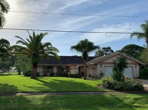 2499 Morningside Blvd, Fort Pierce, FL 34952-5422