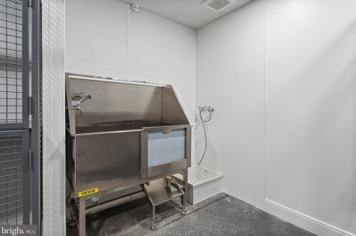 4111 Connecticut Ave, Washington DC  20008-1155 exterior