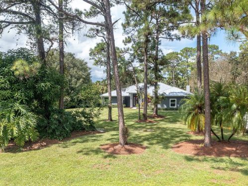 10620 Pine Cone Ln, Fort Pierce, FL 34945-2247
