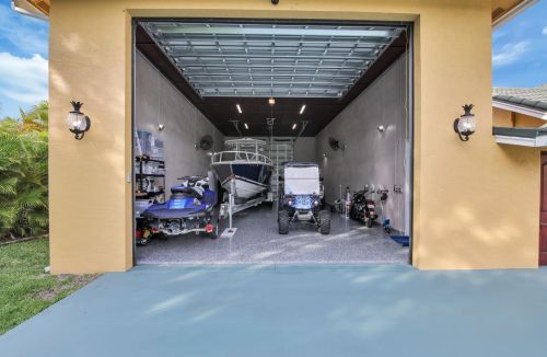 8813 Wendy Ln, West Palm Beach FL  33411-6522 exterior