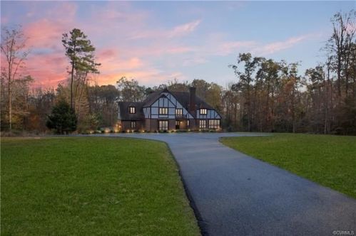 9011 Clay Springs Dr, Ashland, VA 23005-7824