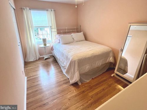 337 Hanby Cir, Boothwyn PA  19061-2319 exterior