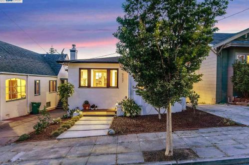 5137 Fairfax Ave, Oakland CA  94601-5410 exterior