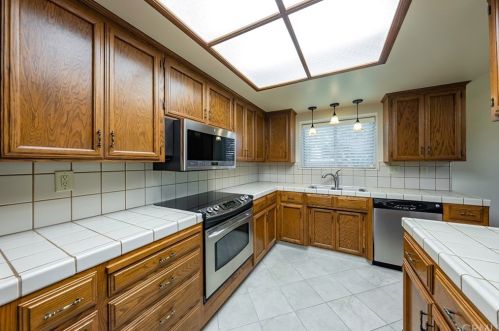 508 Heatherwood Dr, Madera CA  93637-2744 exterior