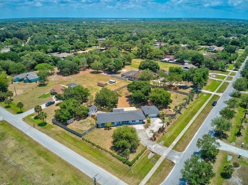 1760 Mackintosh Blvd, Nokomis, FL 34275-1701