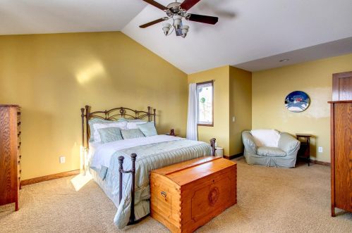 2410 Brogan Dr, Waterford MN  55057-3270 exterior