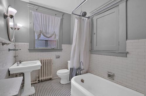 4283 Andover Ter, Pittsburgh PA  15213-1203 exterior