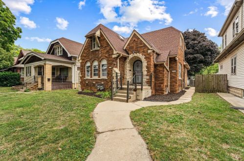 2756 55th St, Milwaukee WI  53210-1557 exterior