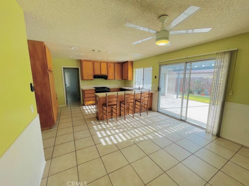 686 Wisteria Ave, Rialto CA  92376 exterior
