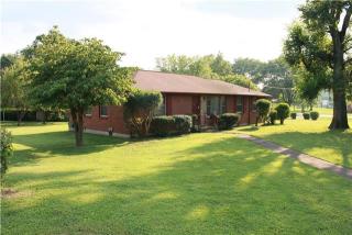 3007 Hillhurst Dr, Nashville, TN 37207-2909