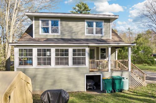 750 Portland St, Rochester NH  03868-8414 exterior