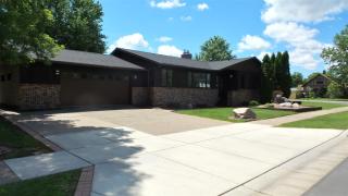 1608 12th Ave, Hibbing, MN 55746-1650