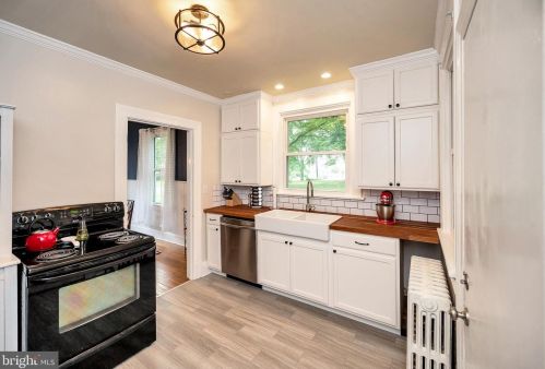 142 Main St, Bowling Green VA  22427-9425 exterior