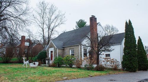 585 Woodside Ave, Bridgeport, CT 06606-2276